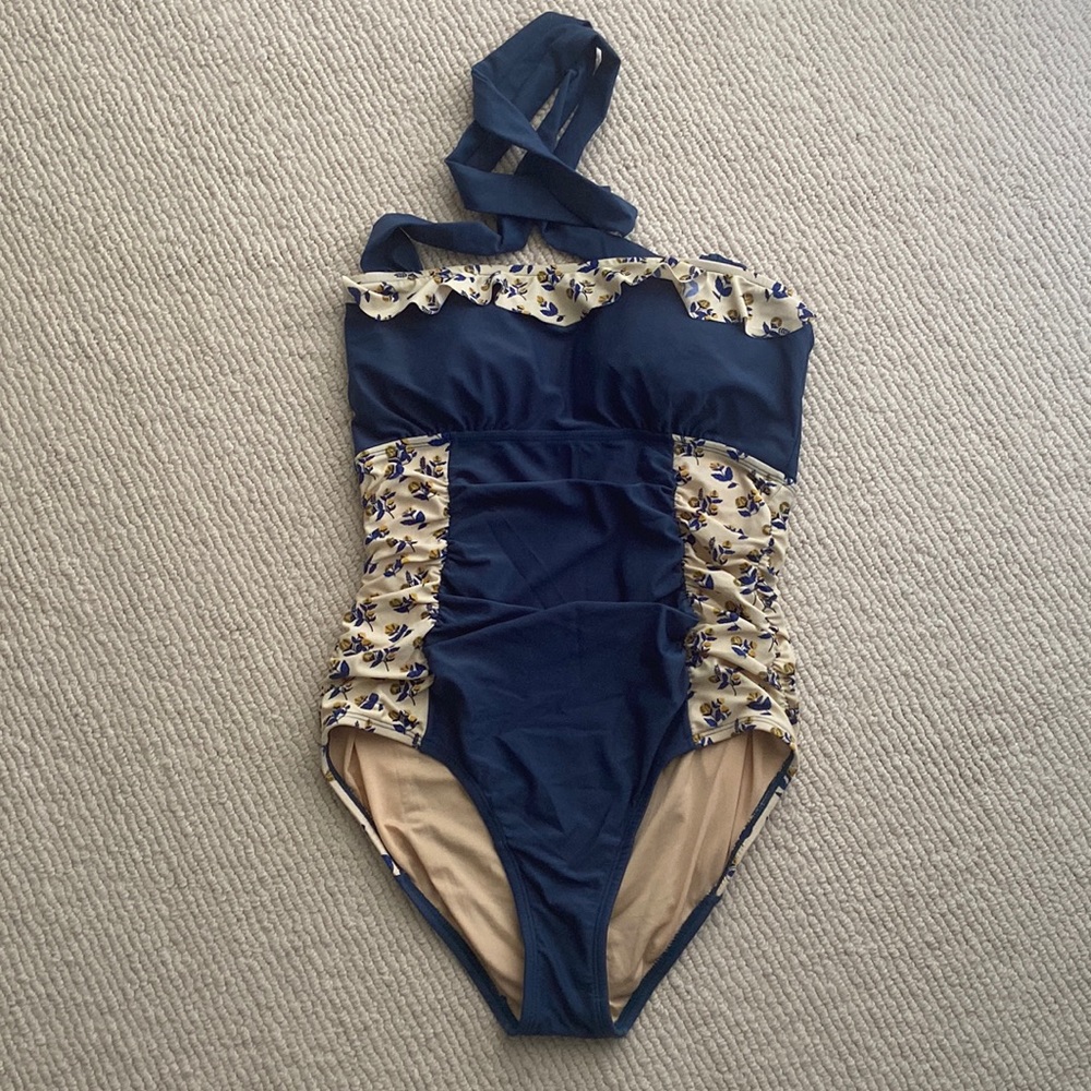 Matilda Jane size Medium bathing beauty swimsuit.